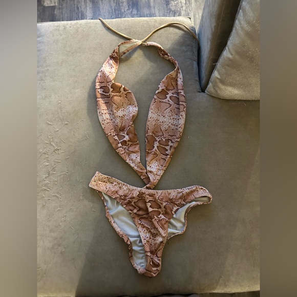 No Sinking Here Swimsuit Monokini - Picture 3 of 4